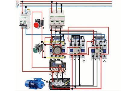 Các thành phần chính trong cấu tạo mạch khởi động sao tam giác bao gồm contactor, rơ le