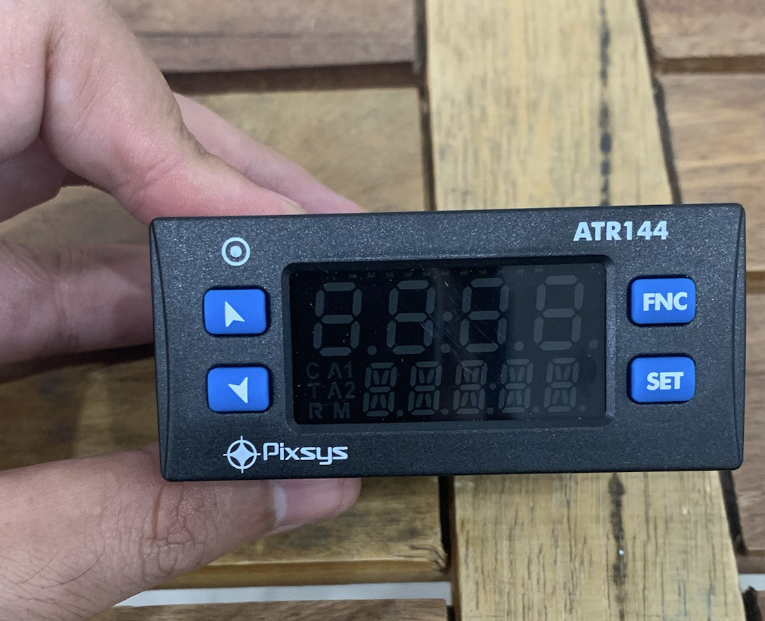 Bộ hiển thị nhiệt độ 4 số Pixsys ATR144