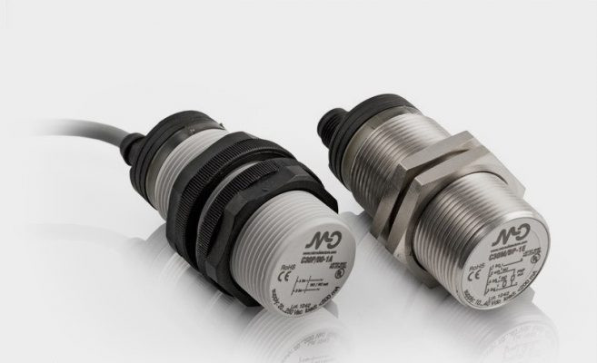 Hình ảnh một mẫu cảm biến tiệm cận điện dung dạng trụ tròn phổ biến