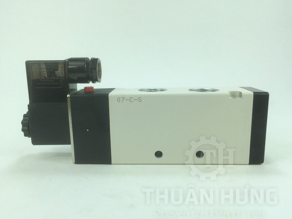 Mặt sau của van điện từ khí nén AIRTAC 4V410-15, một góc nhìn khác về cấu tạo