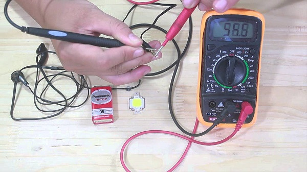 Hướng dẫn đọc chỉ số trên đồng hồ đo điện áp kim