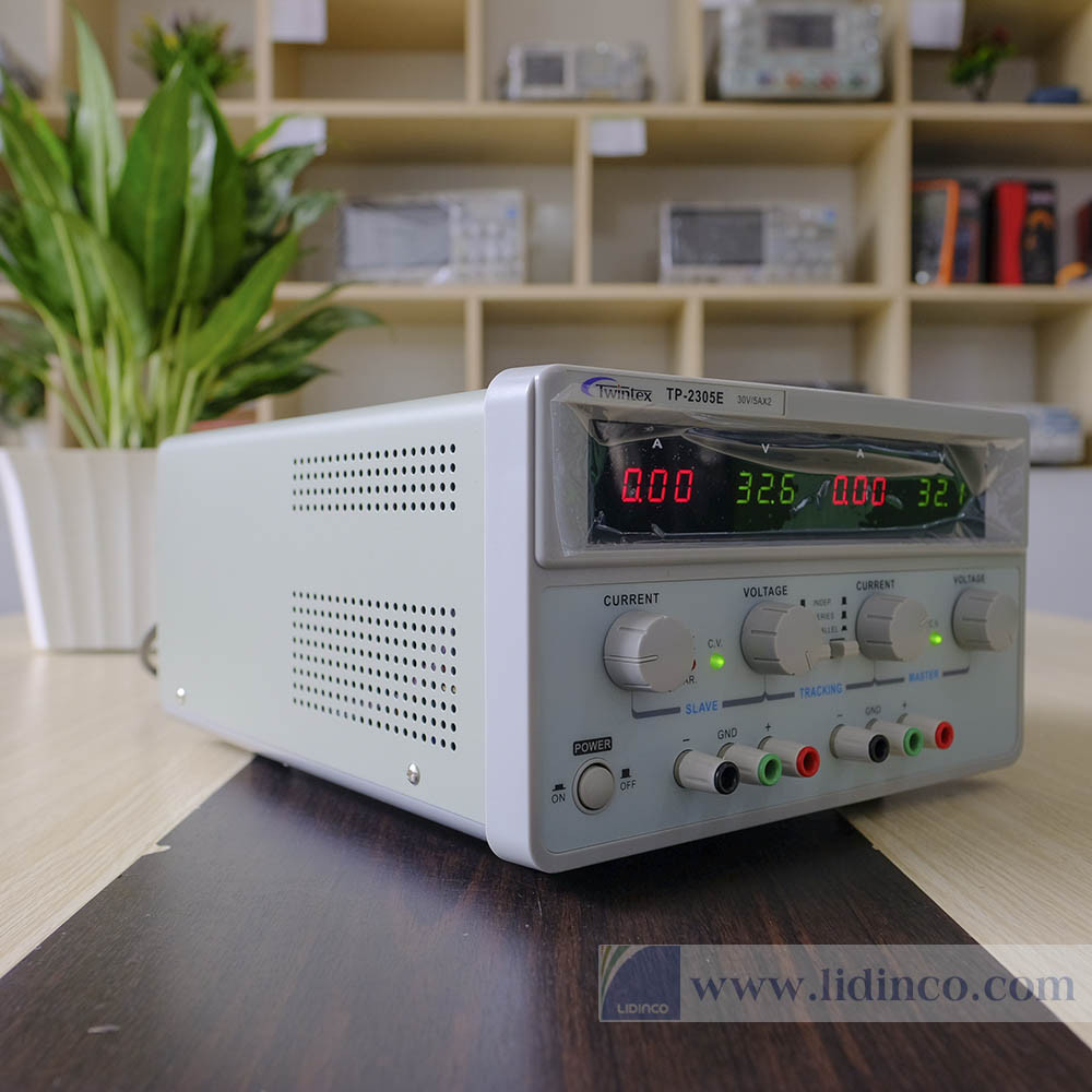 Hình ảnh máy cấp nguồn Twintex TP-2305E với màn hình hiển thị điện áp và dòng điện