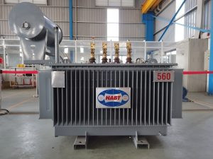Máy biến áp ba pha kiểu hở với bình dầu phụ