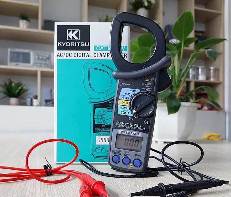 Đồng hồ ampe kìm Kyoritsu với thiết kế nhỏ gọn, cho kết quả đo chính xác