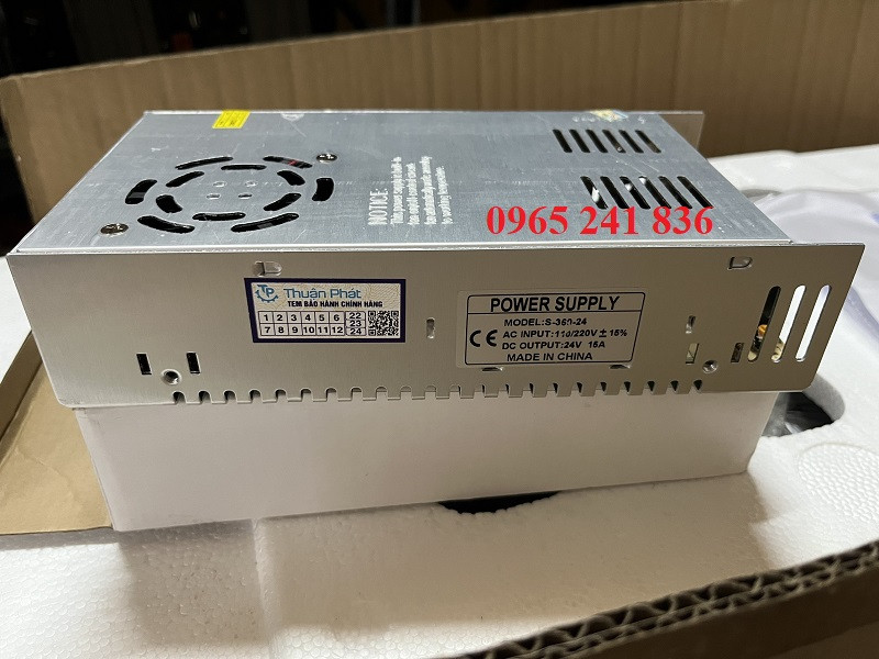 Minh họa bộ chuyển đổi nguồn từ 220V xuống 24V, một giải pháp cấp điện ổn định cho nhiều ứng dụng công nghiệp và dân dụng.