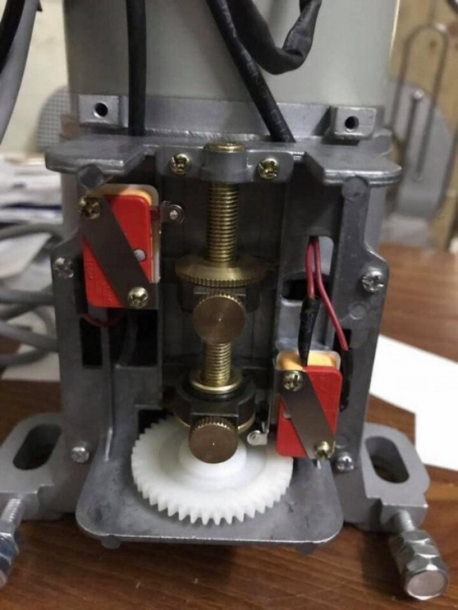 Công tắc hành trình giới hạn hành trình motor cửa cuốn