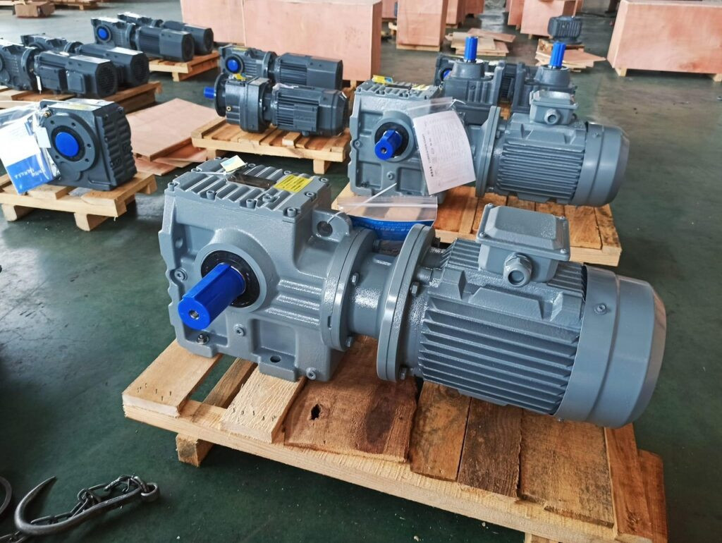 Hộp giảm tốc đồng trục với trục vào và trục ra thẳng hàng