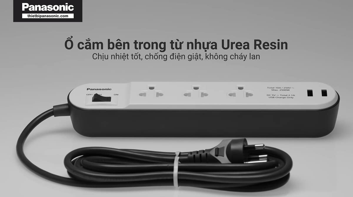 Ổ cắm điện đa năng Panasonic sản xuất từ nhựa Urea Resin cách điện, chịu nhiệt tốt