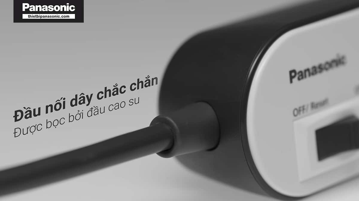 Đầu nối dây ổ cắm điện Panasonic được bọc cao su dày, tăng cường cách điện