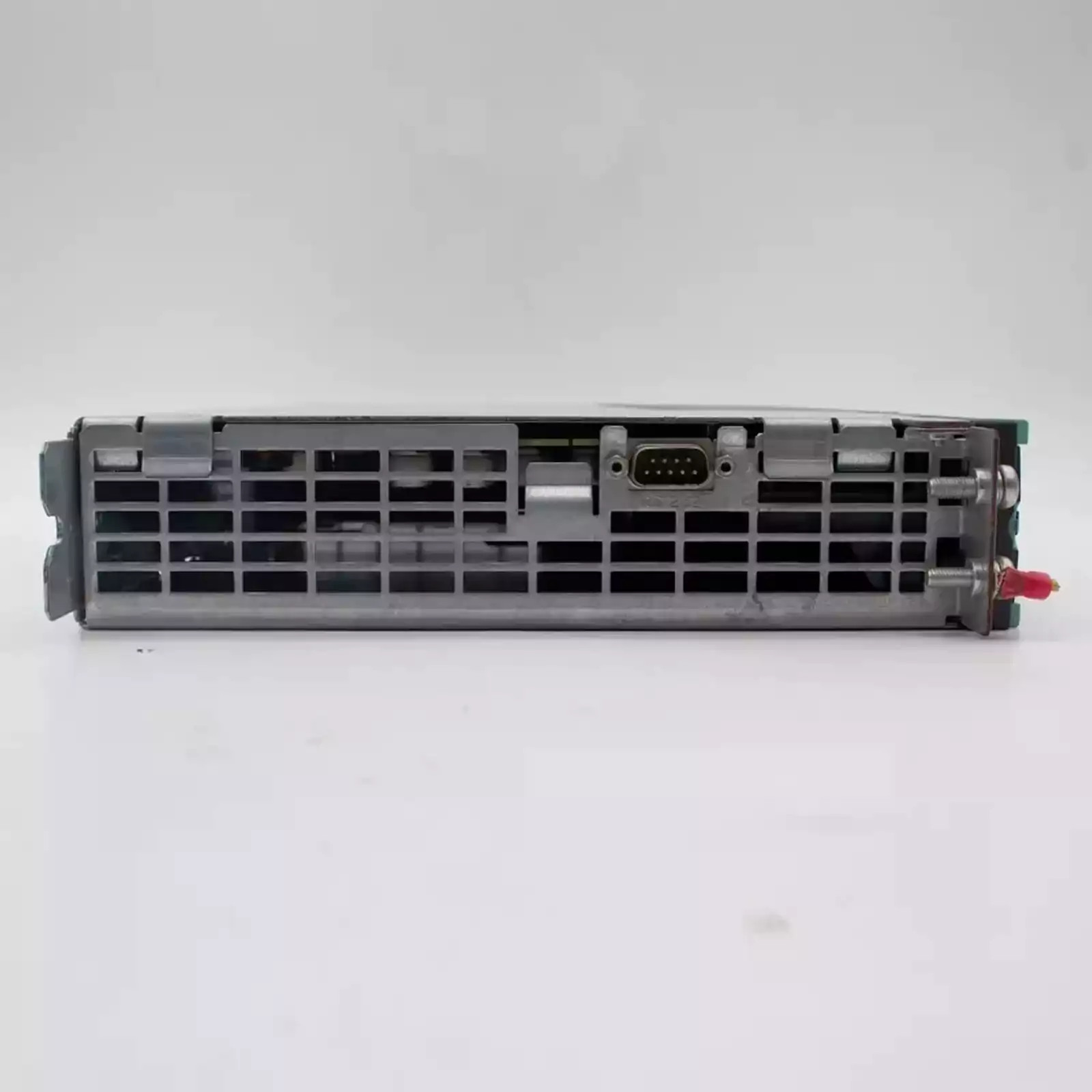 Cận cảnh chi tiết tem nhãn và mã sản phẩm 6SL3040-1MA01-0AA0 của Siemens