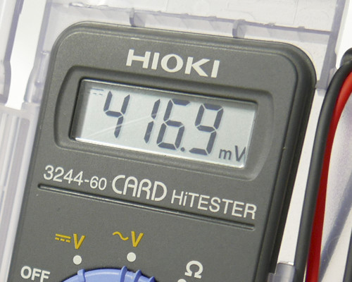 Màn hình LCD lớn, dễ đọc kết quả đo trên Hioki 3244-60