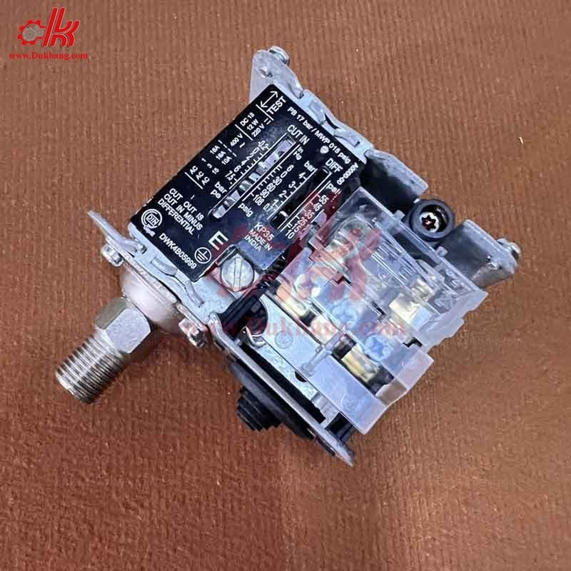 Mặt trước công tắc áp suất Danfoss với núm điều chỉnh dễ dàng