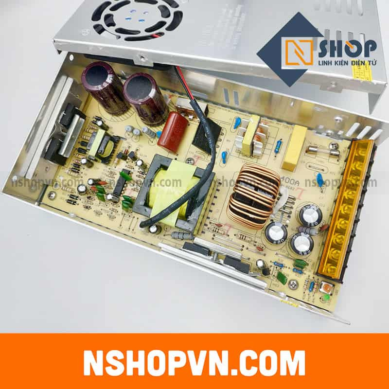 Góc nhìn chi tiết các đầu nối và mạch điện của nguồn tổ ong 12V 30A