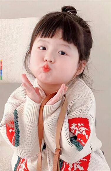 Hinh-dai-dien-em-be-mum-mim-dang-yeu-2