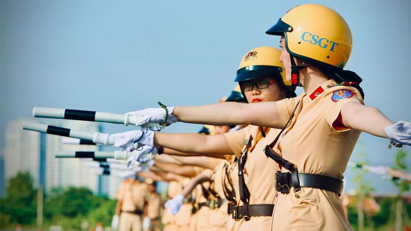 Sự chuyên nghiệp và bản lĩnh của nữ chiến sĩ công an