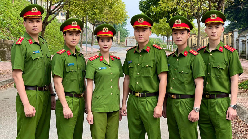 Chăm sóc sức khỏe cộng đồng: chú bộ đội trong hoạt động y tế
