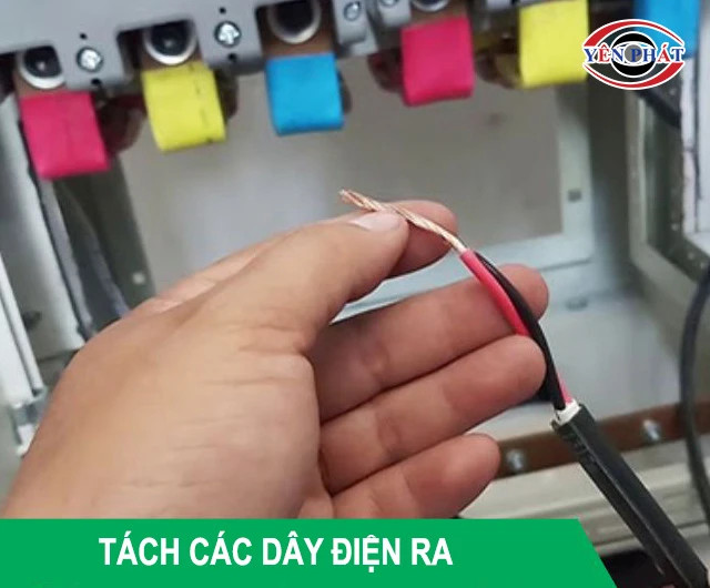 Thao tác tách một dây pha khỏi hệ thống điện 3 pha để chuẩn bị đấu nối