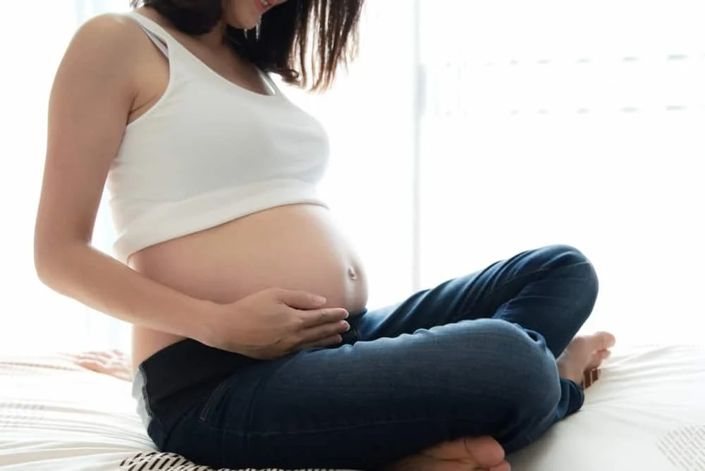 Nhìn hình dáng bụng bầu có thể đoán được giới tính em bé trai hay gái không