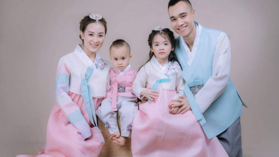 Gia đình Hàn Quốc với vẻ đẹp trong trẻo, tự nhiên và tối giản
