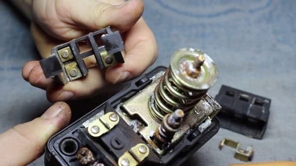Hướng dẫn điều chỉnh các thông số của rơ le áp suất