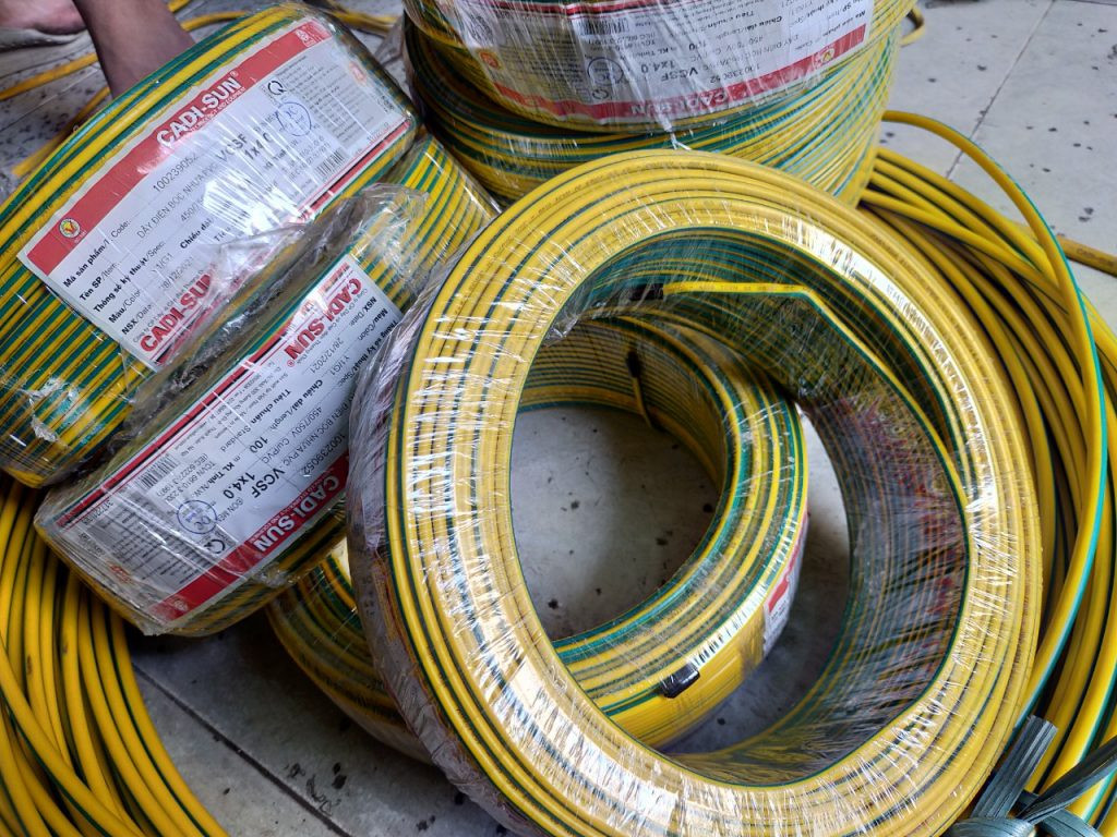 Mạng lưới tiếp địa với các cọc tiếp địa được nối bằng dây đồng trần