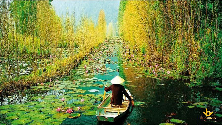 Bức tranh sơn dầu cô gái chèo thuyền trên sông bình dị
