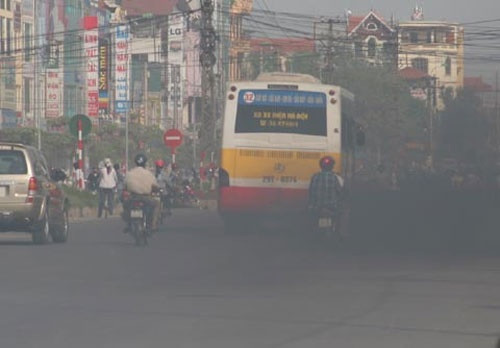Thành phố chìm trong khói bụi và sương mù ô nhiễm