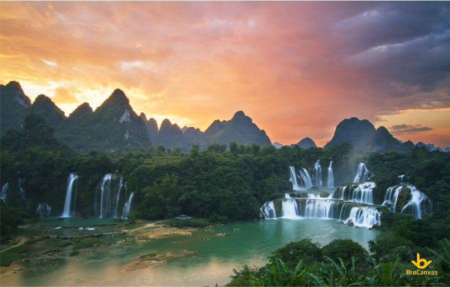 Phong cảnh Thác Bản Giốc hùng vĩ và nên thơ