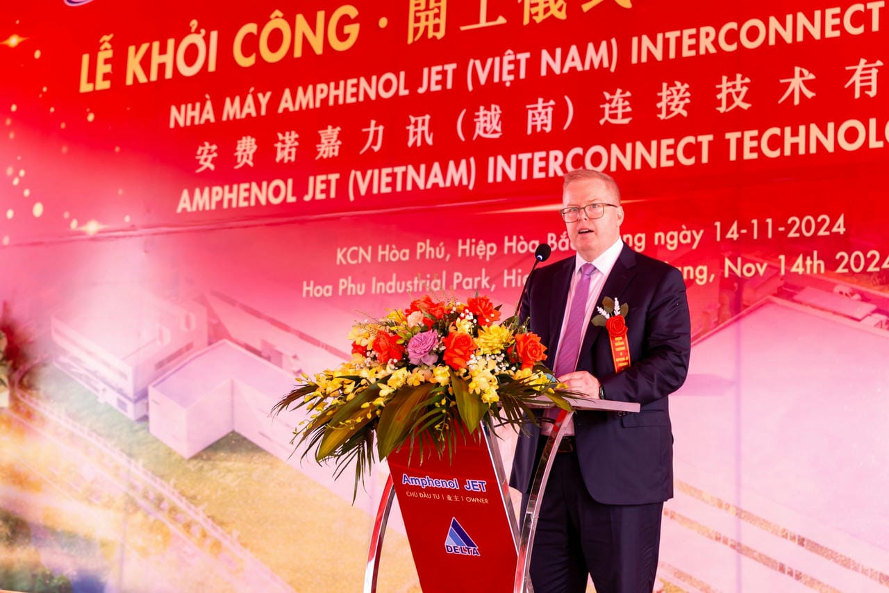 Ông Stephen Dorrough phát biểu tại buổi lễ