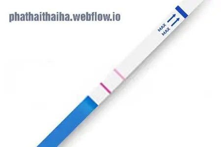 Hình ảnh que thử thai 2 vạch cách xa nhau