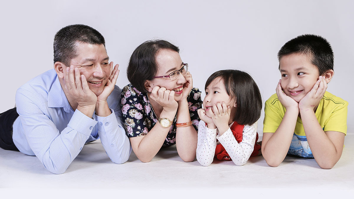 Ảnh gia đình 4 người kỷ niệm
