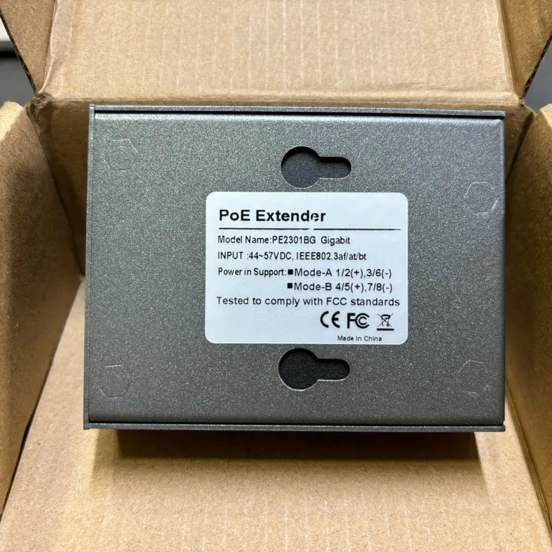 Ảnh mặt sau của bộ khuếch đại POE Extender PE2301BG
