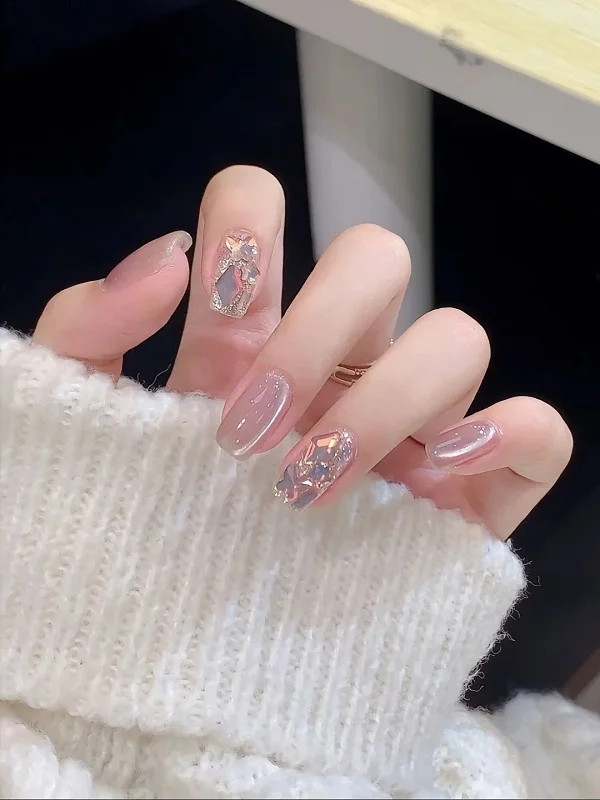 Mẫu nail mắt mèo hồng số 15 phù hợp mọi tông da