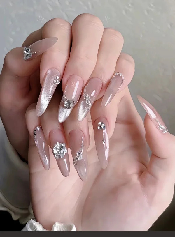 Mẫu nail mắt mèo hồng số 22 với thiết kế hiện đại