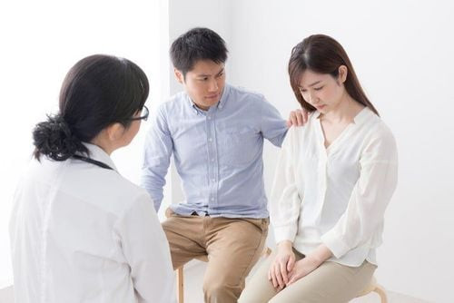 U nang buồng trứng không được điều trị kịp thời làm ảnh hưởng đến khả năng sinh sản của người bệnh