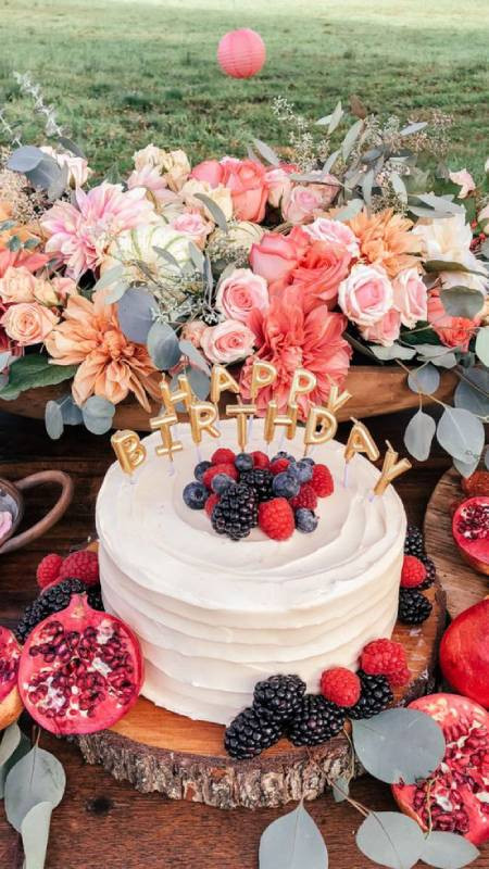 Ảnh hoa tươi và bánh sinh nhật đẹp cho điện thoại