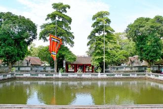 Giếng Thiên Quang như tấm gương phản chiếu bầu trời