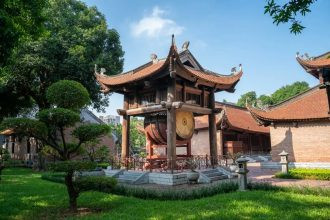 Văn Miếu Quốc Tử Giám được xây dựng dưới thời hoàng đế Lý Thánh Tông