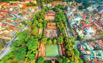 Toàn cảnh khu di tích Văn Miếu Quốc Tử Giám nhìn từ trên cao