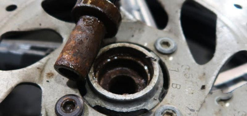 Những dấu hiệu xe máy cần thay bạc đạn