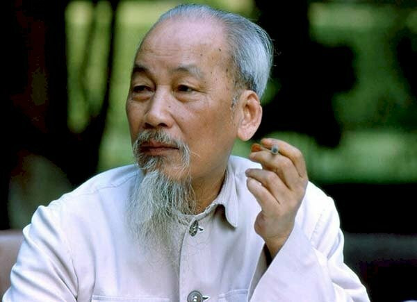 Hình ảnh Bác Hồ đẹp giản dị